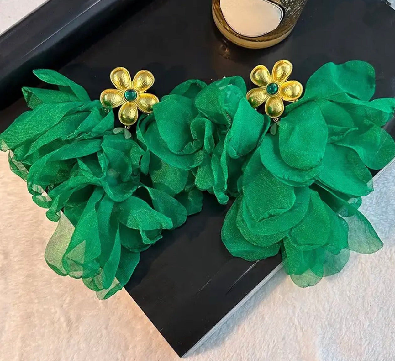 Big Petal Earrings (Green)